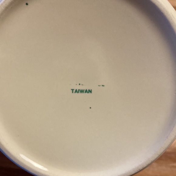 Cornwall’s Wooden Charcuterie Board with Dip Bowl - Picture 5 of 15